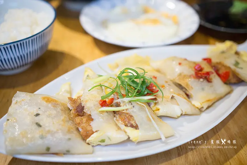 【三重】捷運三重國小站美食/像咖啡店的小餐館賣的居然是虱目魚傳統料理/巷弄中的虱目魚料理專賣店/虱目魚肉蛋餅超特別．MKF Food 什麼．魚