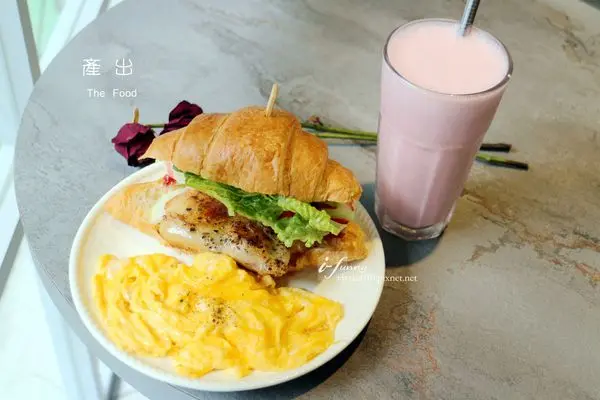 【雙連站】產出The Food 貳店~增添赤峰街文青風再一發/純白的早午餐/下午茶