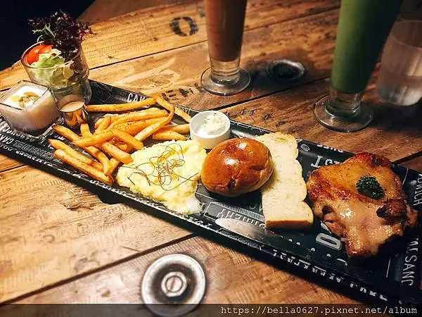 2020餐廳推薦【高雄-Deli Cheese】平價的美式餐廳｜全天候供應的早午餐｜營業至凌晨的深夜美食~