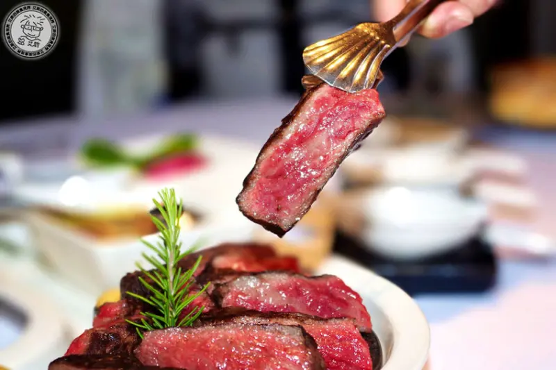 【頂級 牛排 】超越米其林最好吃的牛排．將台灣在地小農食材入菜絕對美味．地中海牛排館ｘ歐華酒店