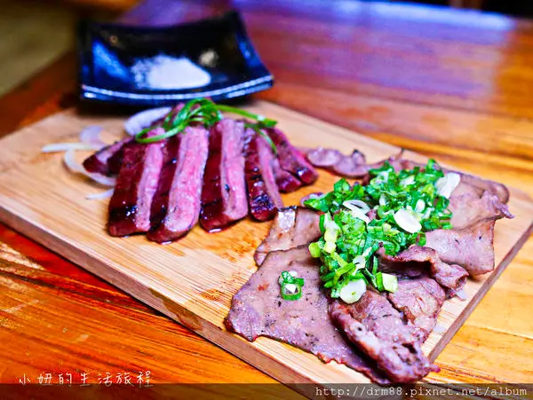 燒貨 串.丼.酒 ~東區居酒屋＊大口吃肉大口喝酒 ❤️ 一個讓人舒服放鬆的深夜食堂