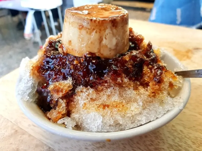 《高雄美食》Q陳古早味黑砂糖剉冰（高雄旗艦店）❤炎炎夏日必吃聖品~加了自製布丁的香濃黑糖剉冰！