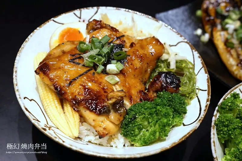 板橋丼飯 ✿ 極幻 燒肉弁当 ✿ 捷運新埔站 / 平價丼飯 / 外送便當 / 燒肉飯 / 烤肉飯 推薦  (菜單)