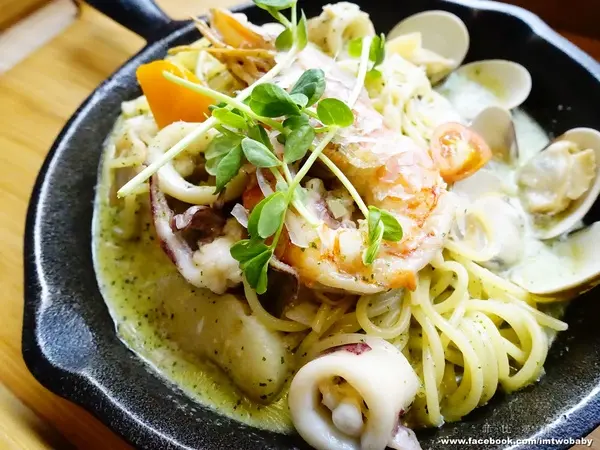 【蘆洲美食】心玩義 手作餐館 堅持以天然調味、品嚐食材最原始的美味 免服務費/免費WIFI/不限時/全天候供餐/下午茶/聚餐/包場        
      