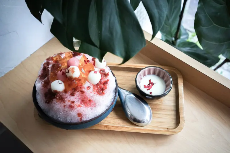 『金雞母Jingimoo・甜品X魔王佩』台北大安區 日頭赤炎炎 給我一碗網美必備的粉紅冰吧 捷運東門站/夏日冰品『內文有店家資訊菜單』