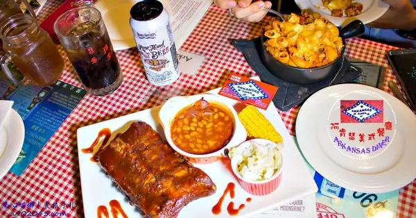 高雄美式餐廳︱阿肯瑟美式餐廳　大順星巴克後方的道地美國南方料理Arkansas Diner        
      