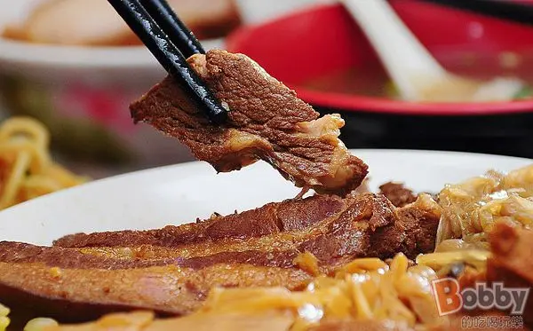 【竹北小吃】爆師傅爌肉飯.傳統美食小吃.不用百元就可以吃超飽.竹北仁義街（排骨飯/台中炒麵/綜合肉湯）