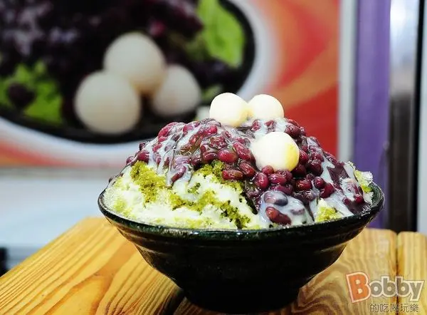 【內灣冰品】宇治金時抹茶冰.內灣戲院旁新天地廣場.甘甜日本味.純手工奶酪.內灣老街超人氣推薦必吃冰品