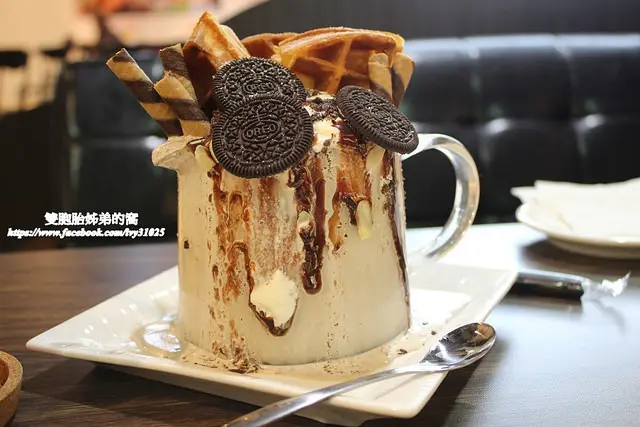 First , coffee先喝咖啡[高雄大遠百店] 適合三五好友來聚餐