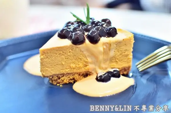 [台中北區美食]濃濃文青風IG熱門打卡景點，充滿少女心甜點與空間 -- 有點甜cafe A Littlesweet(台中美食推薦、台中甜點推薦、台中下午茶甜點、IG熱門打卡景點)