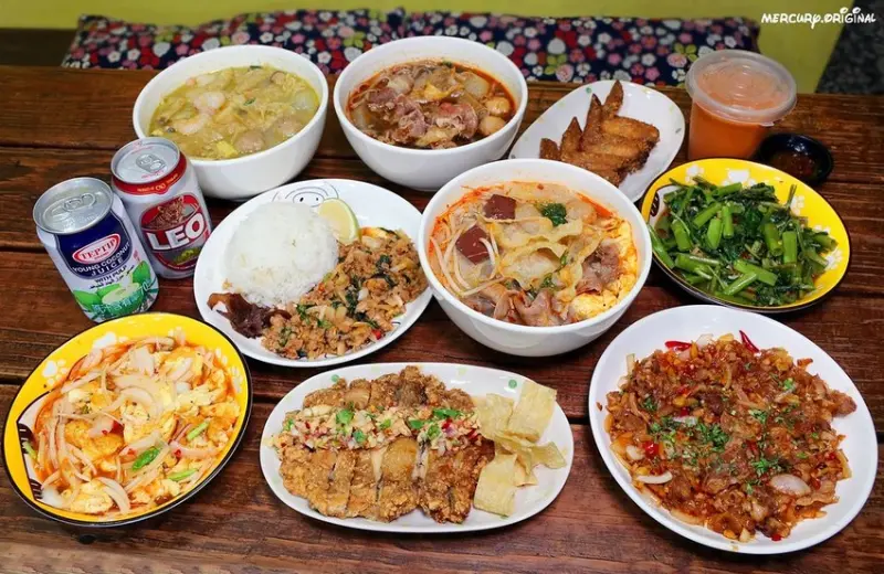 銅板價爽吃道地泰式料理！台中超高CP值平價泰味小館，用餐時間爆多人潮外送車也排滿滿