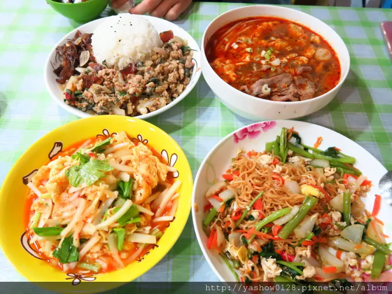 【台中北屯區】泰小葉泰式風味小食~~一個人也可以吃的泰式料理店，不到100元就可以吃好吃飽，高cp值的好店值得來試試~~