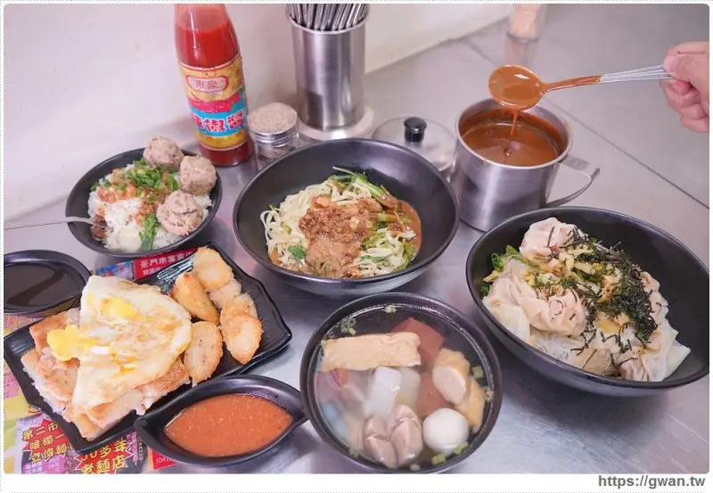 立偉麵食(太原分店) | 價格平實選擇多，香濃麻醬任你淋