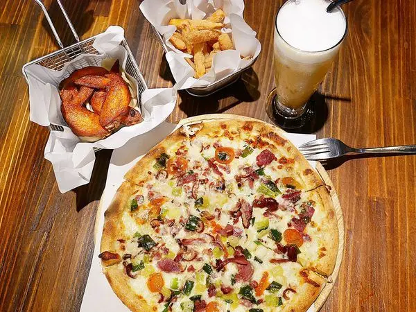 貝加莫廚房 - 宜蘭頭城超美味披薩，多種特色口味，雞翅和貝加莫黃金鴨片都不能錯過