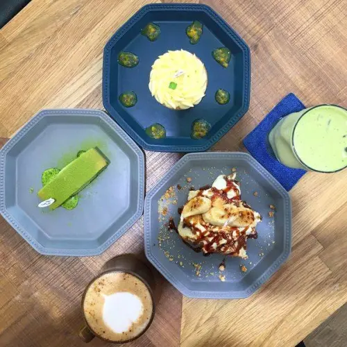  【台北｜善導寺站】呷滴 Jia Dee＿琳瑯滿目的蛋糕櫃讓人垂涎三尺，三個男人的甜點夢