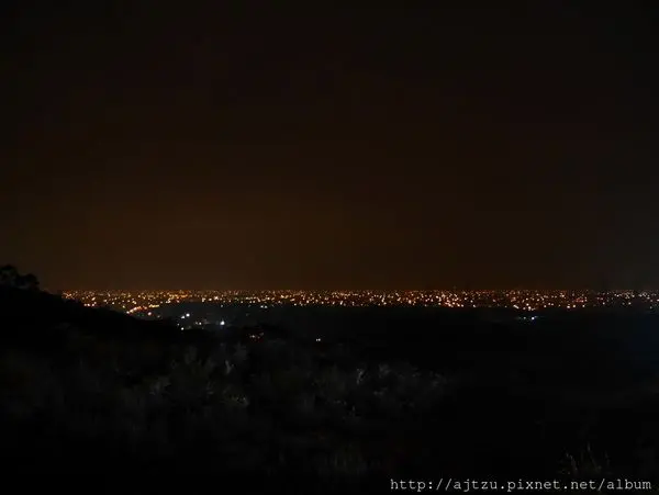 【食記】夏季三角景觀咖啡廳 // 浪漫造景拍不完！新竹無敵夜景餐廳 @新竹縣