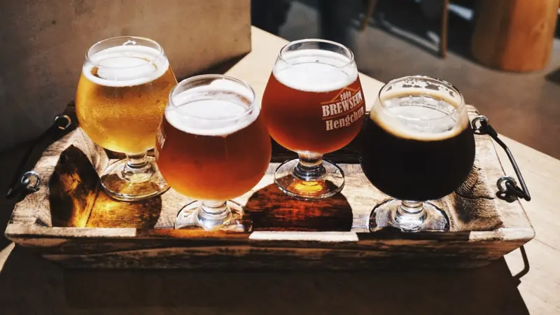 GUMGUM Beer & Wings │  101世貿捷運站 │台北信義區餐酒館鄰近世貿及國父紀念館 │聖誕節燈泡樹網美打卡新地標 │提供餐廳包場              