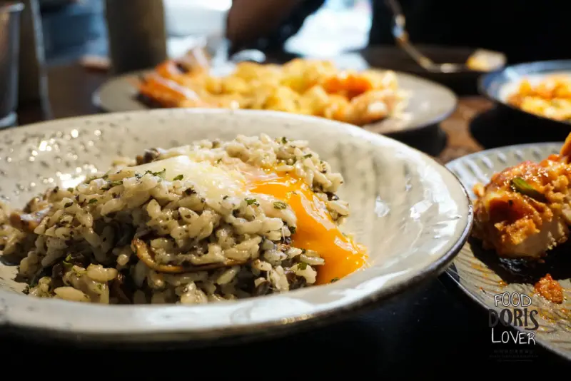 ♚食記♚台北信義【Gumgum Beer & Wings 雞翅啤酒吧】金沙蛋黃金翅 滿滿的"剛剛炸物" 餐酒館 小酒館 義式餐廳 啤酒 酒吧 小酌 氣氛佳 慶生 台北包場餐