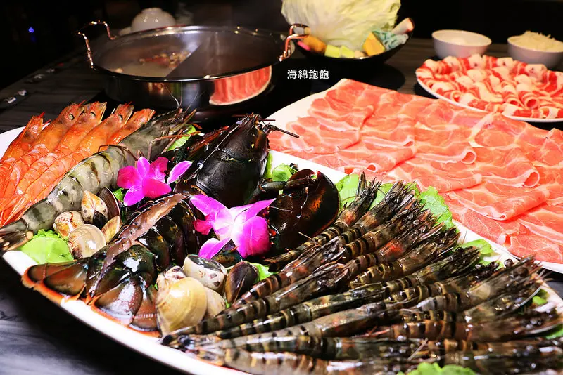 桃園海鮮火鍋『方圓涮涮屋(大興店)』雙人無敵蝦爆鍋/波士頓龍蝦/愛爾蘭麵包蟹/帝王蟹/大盤肉/菜單價位，內用飲料冰淇淋吃到飽！