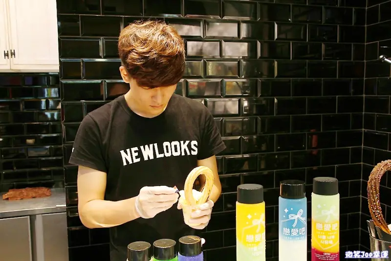 西屯|逢甲果汁戀愛吧!漸層果汁搭配韓國吉拿棒現吃超對味!!! - 微笑Joe幸運