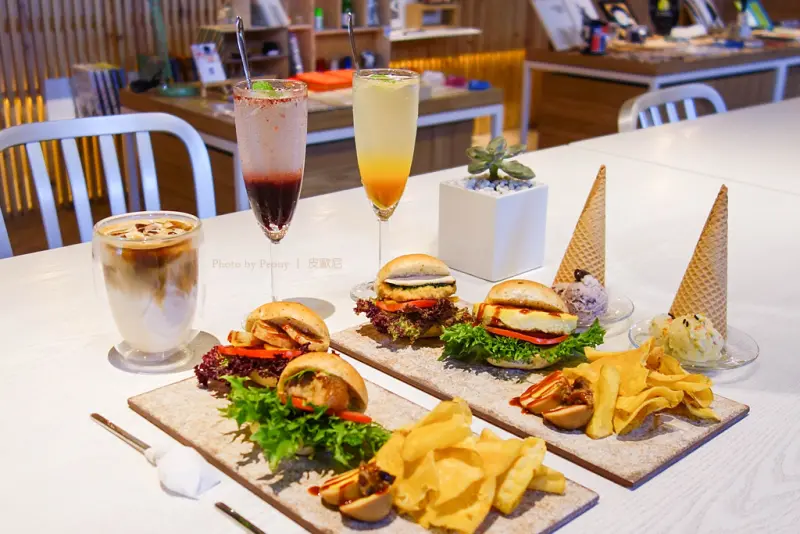 台中 | 食趣所 Fundays / 好食。好物。好展 / 漢堡控必吃必逛的約會散步趣~