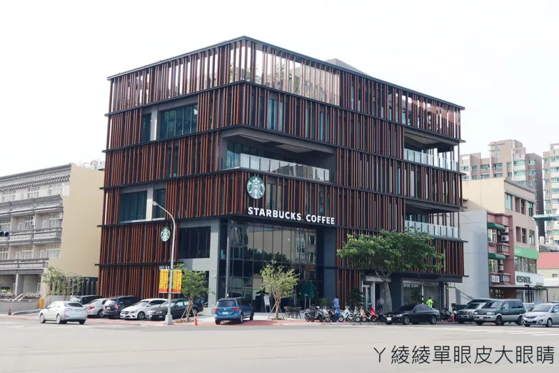  ▌新竹食記 ▌星巴克竹北自強門市 ♡ 新竹第一家、全台第十三間車道型門市