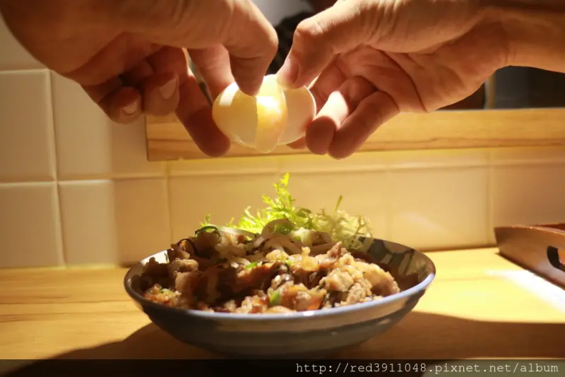 新莊美食~鄰近新莊體育場新開店"武燒肉丼.烏龍麵"周五前往第二份餐點5折,加麵加飯不加價骰出三個五免費招待餐點一份~~