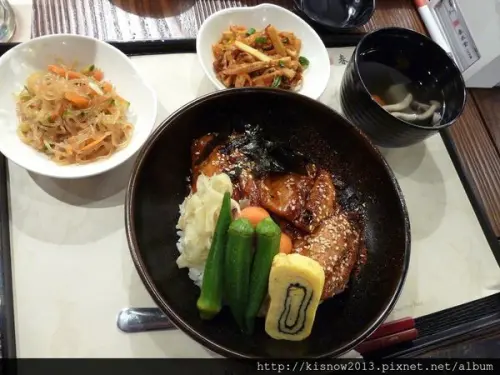 簡單套餐加香醇茶飲--春水堂誠品生活新板店体驗心得              