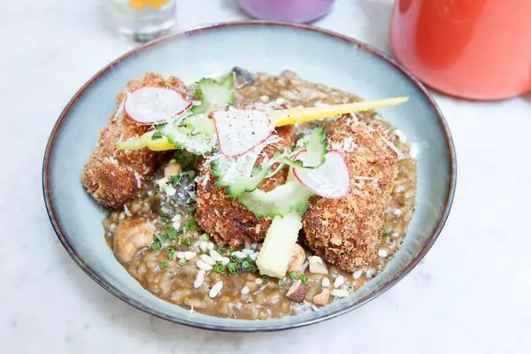 Café de Lugano - 偷得浮生半日閒，台北市中心與世隔絕的半開放戶外用餐區