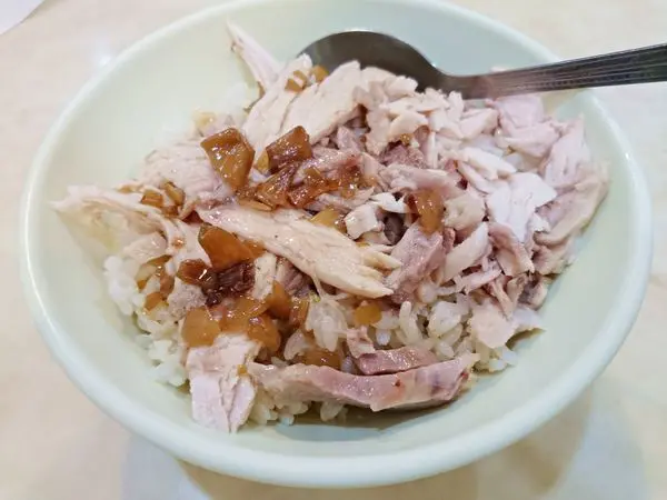 【吉利雞火雞肉飯】雞肉飯配辣蘿蔔夠味