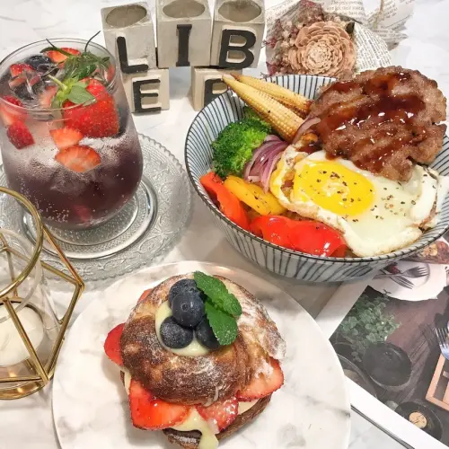 隱藏在巷弄的寵物友善咖啡廳❤ 可愛的店貓！| 新北永和·●自由溫室 LiberBox coffee