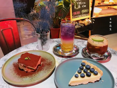 【永和】自由溫室 Liberbox｜隱身巷弄中的熱門咖啡廳＊