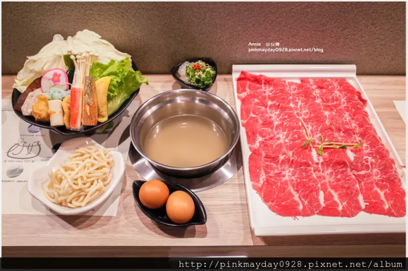 ✿高雄✿ 人氣排隊涮涮鍋 食材新鮮份量十足 現點現切肉品超推薦 光是那端上桌的肉食份量 看了就是爽快阿 ➜ 好好鍋-優質大盤肉
