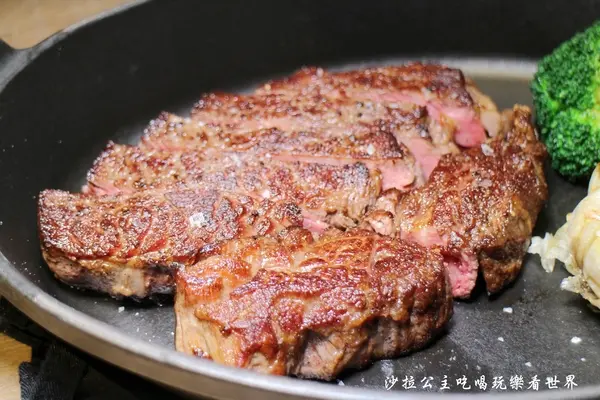 信義區約會餐廳『À Point Steak & Bar 艾朋牛排餐酒館』西餐/排餐/宵夜