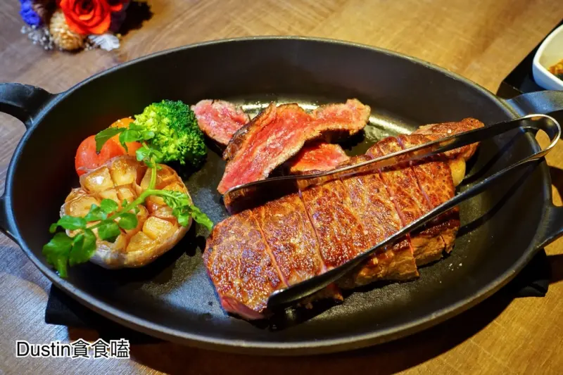 À Point Steak & Bar 艾朋牛排餐酒館__最強宵夜！半夜嗑牛排慶祝 │完整MENU / 墨賞鐵板燒 / Prime肋眼牛『信義區 ‧ 市政府捷運站』