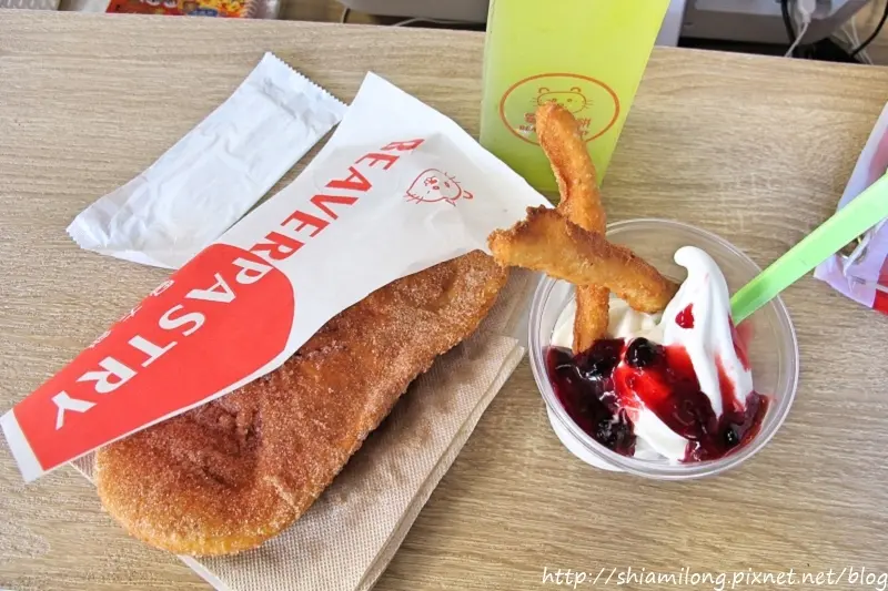 【台南】安平區 ★ 畢夫餅 - 加拿大國民美食小吃攻陷台南啦 ~ 外酥內軟，逛老街前先來外帶一份吧~