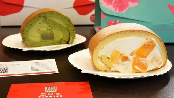 【台南市-安平區】分享，讓心融化的團購第一名の生乳捲『亞尼克-台南安平店』！自助DIY烘培吧檯，小小甜點師大展身手︱下午茶︱甜點︱蛋糕