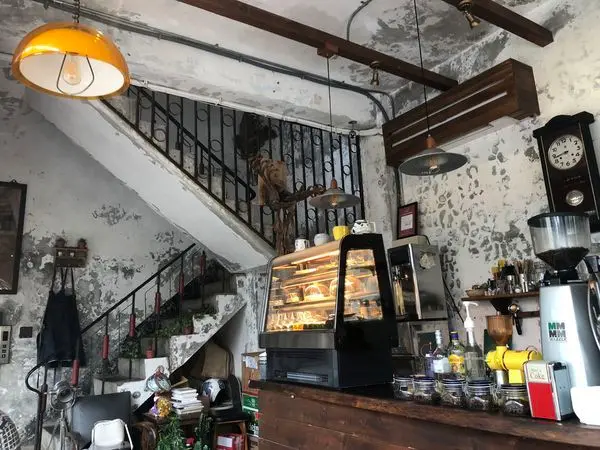 桃園中壢✿小舊閣樓 Glow✿河畔旁的復古閣樓 斑駁的空間飽含韻味!!