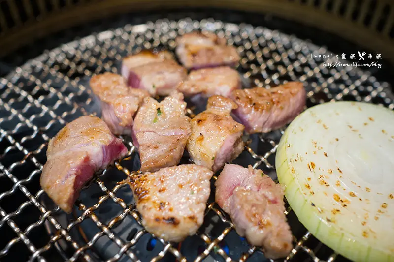 【台北大安區】CNN譽為全球最好吃的韓國燒肉/小菜免費續取吃到飽/近通化夜市/專人桌邊燒烤服務．Maple Tree House 楓樹韓國烤肉