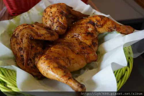 (新北●八里)Chicken Bites烤雞咬一口~食尚玩家~河濱公園野餐趣 超多汁手扒雞~趴趴雞