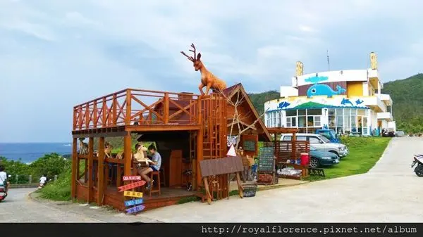 [食記] 綠島 梅花鹿專賣店 [附菜單] 夢幻童話海景餐廳  馬蹄橋