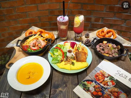  夏爾 shire餐館，有如哈比人村莊夏爾的樹洞，還有浮誇系的奶昔跟粉紅色熔岩起司！！！        
      