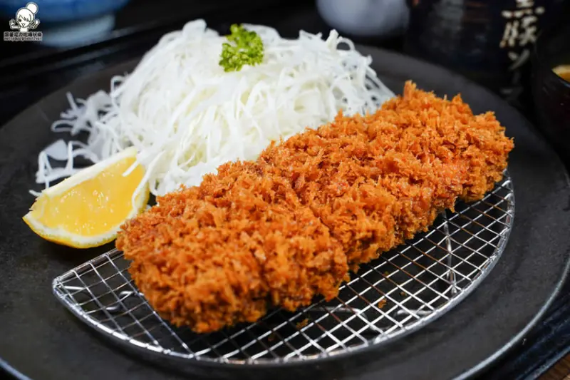 日本職人美食推薦 MAiSEN邁泉豬排，細膩餐點、極緻美味 x 聚餐推薦｜高雄好吃炸豬排、日式定食 - 跟著尼力吃喝玩樂＆親子生活