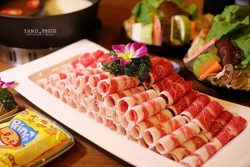 食肉者的天堂！不到千元即享30oz肉盤 挑戰肉控族的美味鍋物