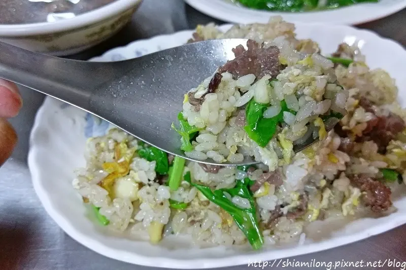 【台南】南區 ★ 阿美牛肉湯 - 24小時超美味牛肉湯，牛肉蛋炒飯味道一級棒