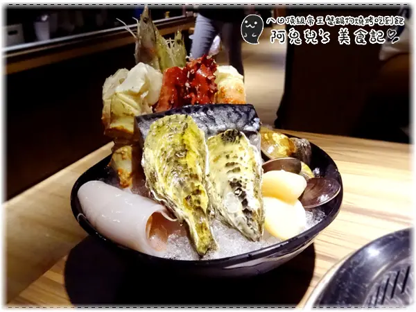 ∥台北松山∥八田頂級帝王蟹鍋物燒烤吃到飽(體驗團)．新鮮食材一鍋一燒不同風味，四人同行送活跳跳波士頓龍蝦！＊忠孝敦化