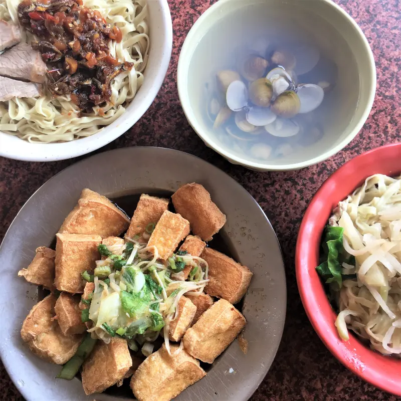 食記｜台南江西風味外省麵！推日式炸豆腐、蒜香乾麵