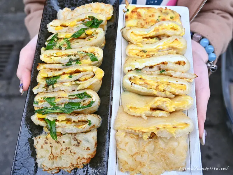 蘇媽媽蛋餅│台中古早味粉漿蛋餅推薦，不管平假日都爆多人，份量超實在，還有隱藏版口味蛋餅！