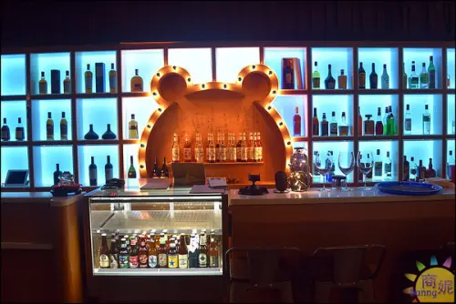 熊吧餐酒舖~秋紅谷周邊時尚餐廳越夜越美麗 貝多芬雞推薦必點        
      