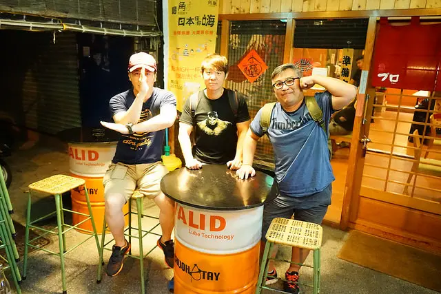 台中深夜食堂~プロ鳥串燒專門店(puro) 備長炭現烤帶出食材原始的鮮甜味 手法不花俏卻很細膩 簡單調味更能吃出原味的美好 燒鳥類是招牌 必點